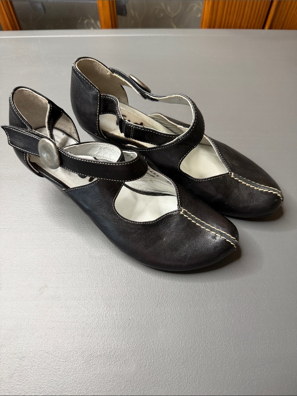 Women’s Black Fidji heels. Size: 37